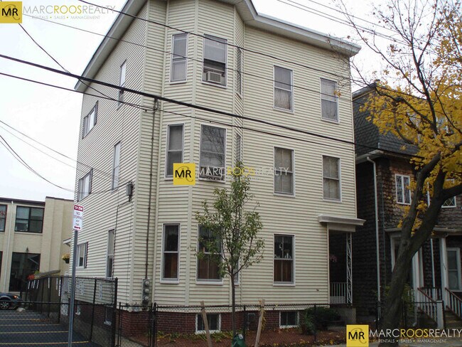 Building Photo - 230 Brookline St Unit 2 Rental