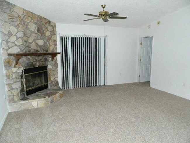 Building Photo - 2745 Beckwith St Rental