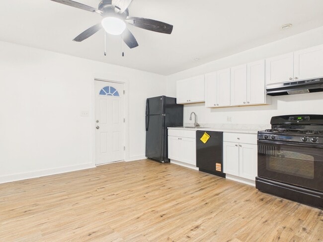 Photo - Charming 2 Bedroom Single Family on Penn St