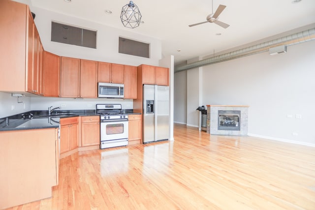 1519 N Milwaukee Ave Unit 002R