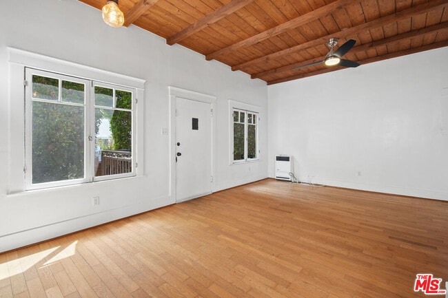 Photo - 2515 Elsinore St