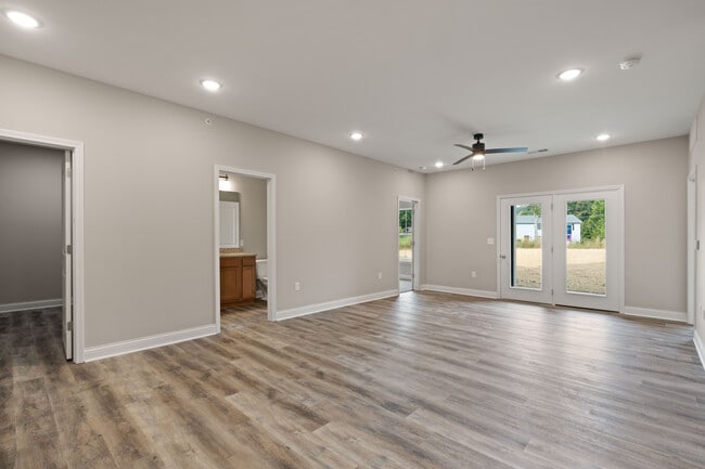 Photo - Adelyn Apartments