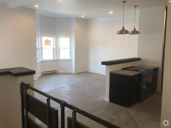 Building Photo - 251 1st St Rental