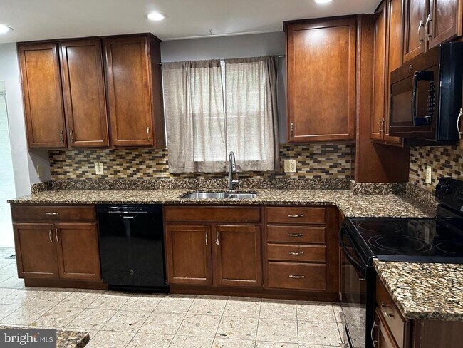 Photo - 5205 Pumphrey Dr