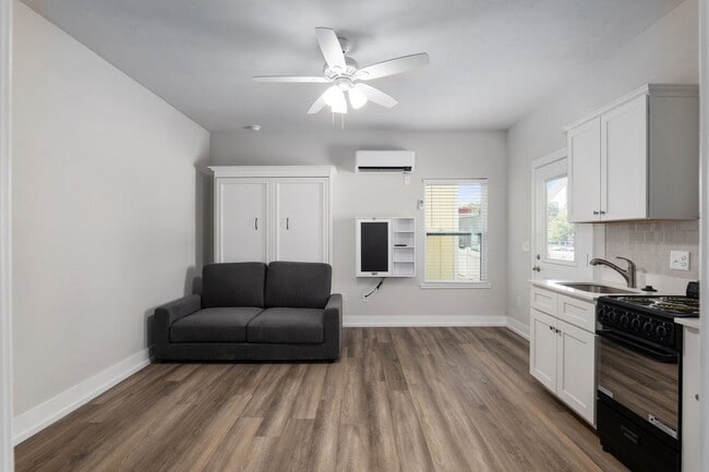 Photo - Walking Distance to Campus - Ansley Way ST...