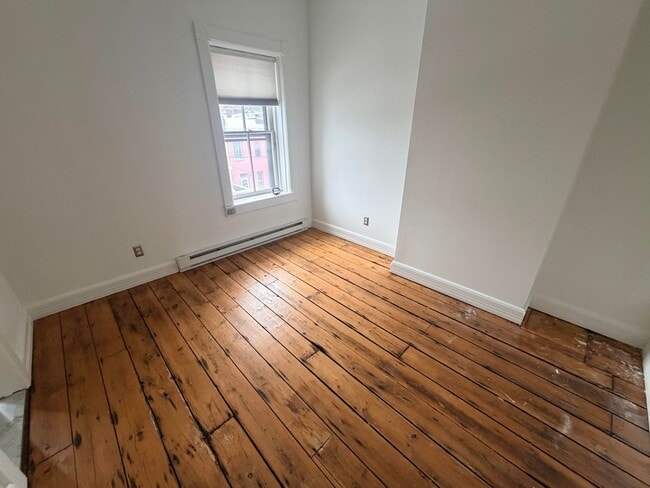 Photo - 285.5 Hudson Ave Unit Apt 3