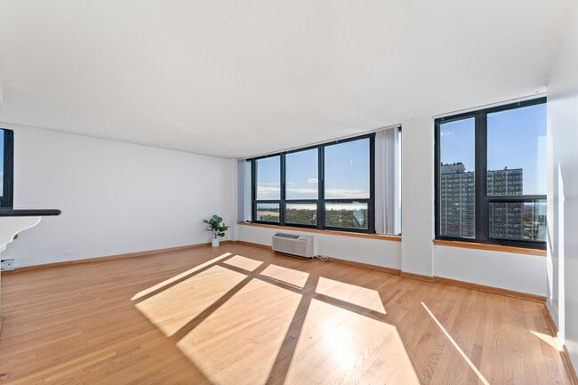 Photo - 5100 N Marine Dr Unit 21A