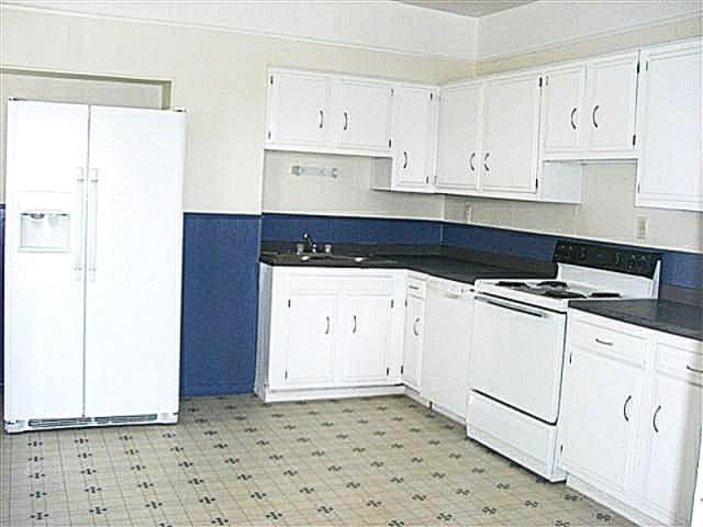 Large Eat In Kitchen - 1106 George St