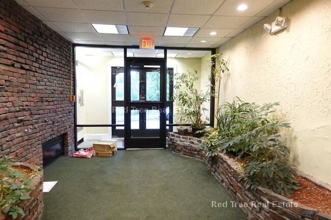 Photo - 33 Lancaster Terrace Unit 104