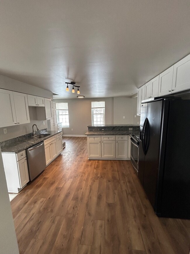 Building Photo - 7030 Front River Rd