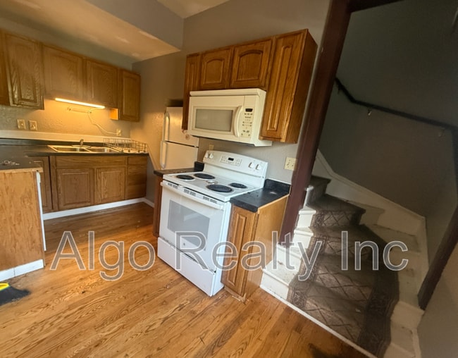 Photo - 1040 Jessie St
