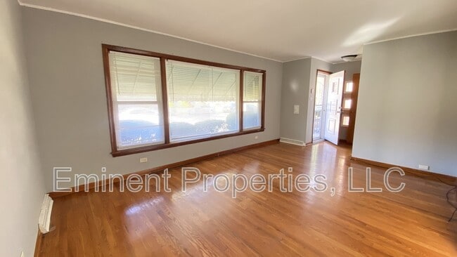 Photo - 9225 S Euclid Ave