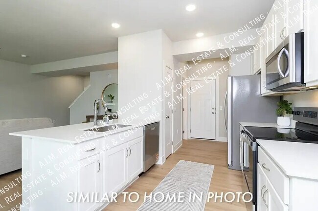 Photo - 217 NE Crossing Oaks Ln