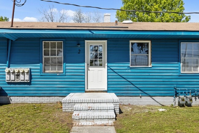 2101 Montclair Dr