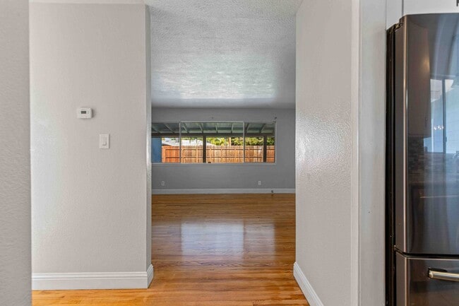 Photo - 2825 Westchester Ln