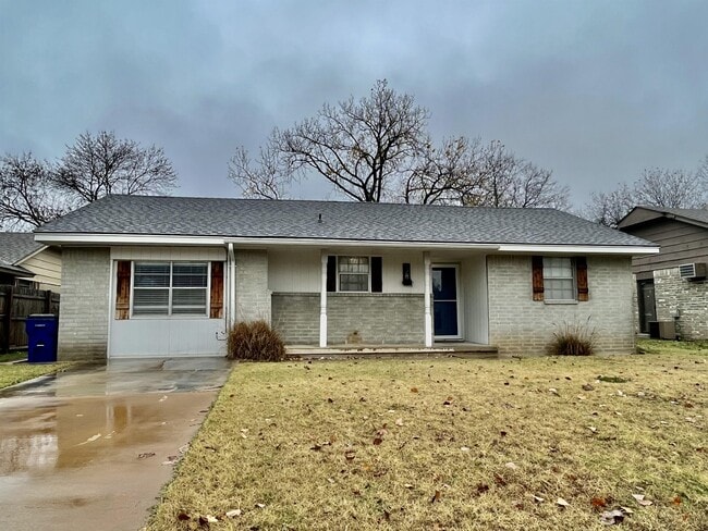 Building Photo - 928 Charles Dr