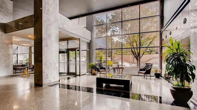 Photo - 620 Peachtree St NE Unidad 904