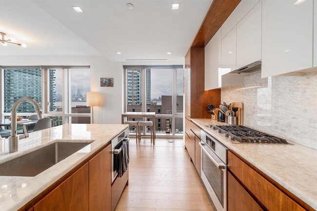 Photo - 75 Park Ln S Unit 806