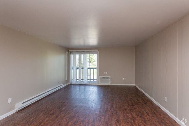 1BR, 1BA - Wellington Manor Apartments