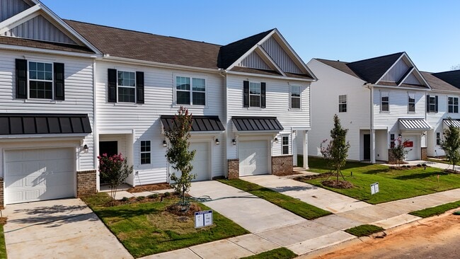 Photo - 18 Twiggs Ln