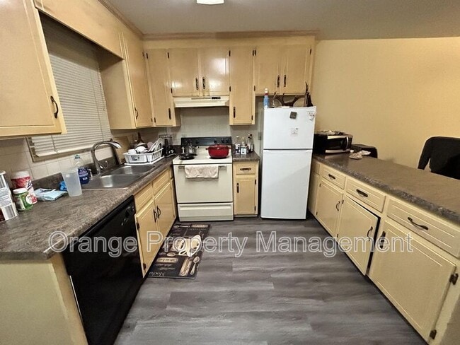 Photo - 204 Calhoun St