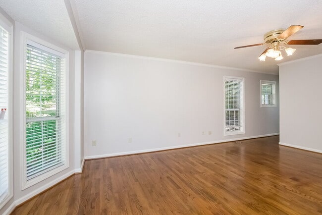 Photo - 6858 Creekwood Dr