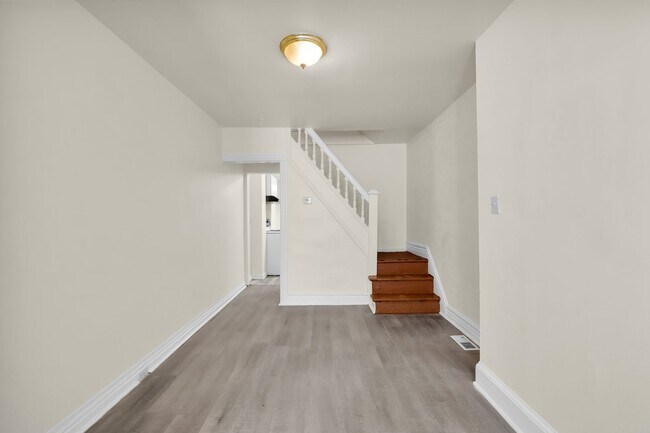 210 1/2 Peach Street
