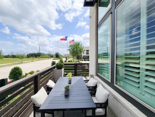 Photo - 19730 Riverbed Ln