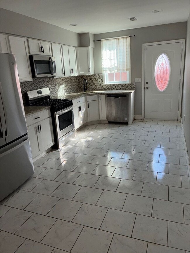 Building Photo - 1403 Race St