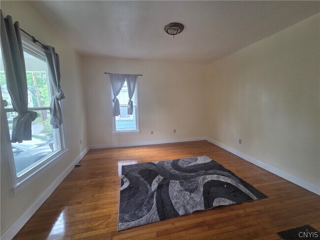 Photo - 517 Garfield Ave