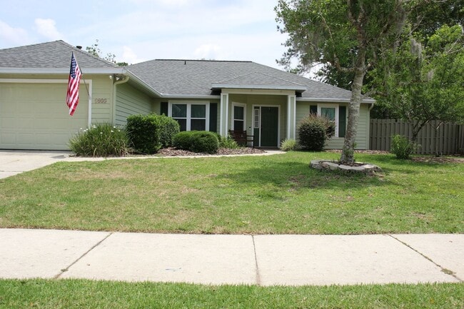 Building Photo - 3 bedroom 2 bath in Eagle Point - Sublease!! Rental
