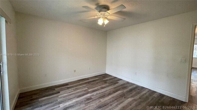 2878 Donnelly Dr Unit 204