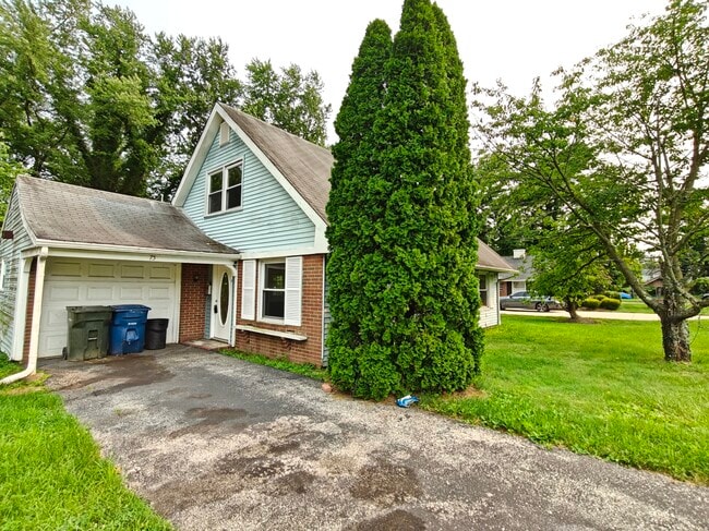 Building Photo - 75 Mainbridge Ln