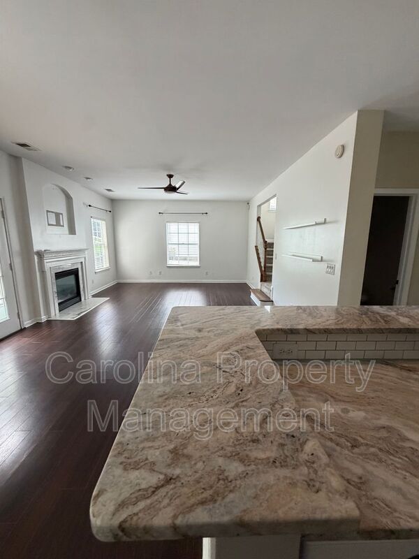 Photo - 4814 Chesney St NW
