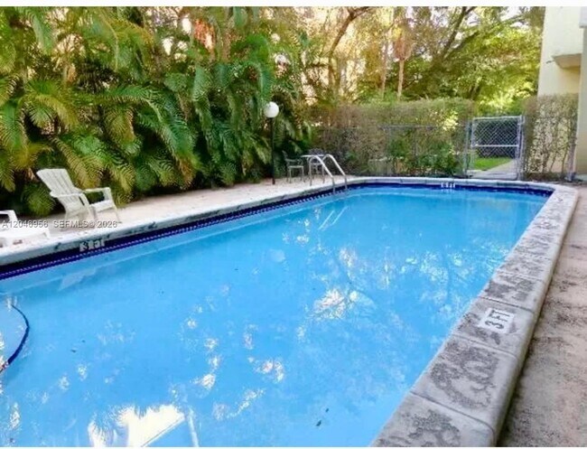 5839 SW 74th Terrace Unit 104