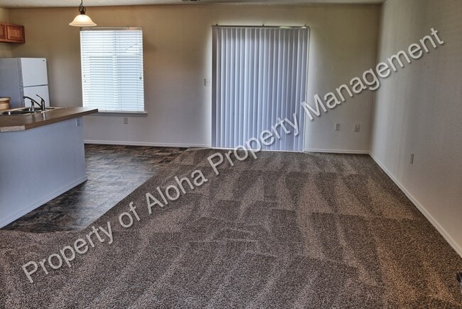 Photo - 1037 W Pine Ave