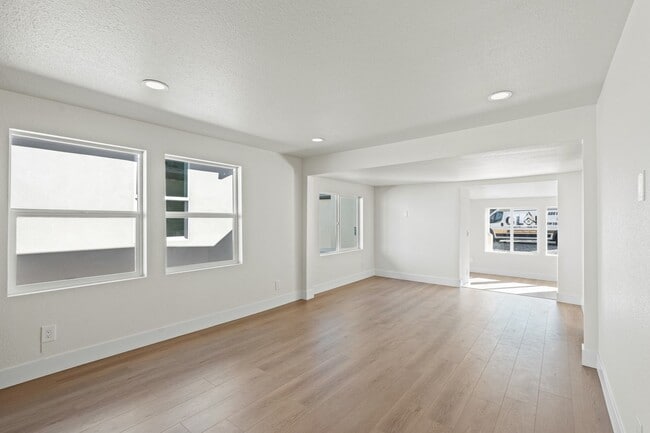 3109 29th Ave Unidad Main House