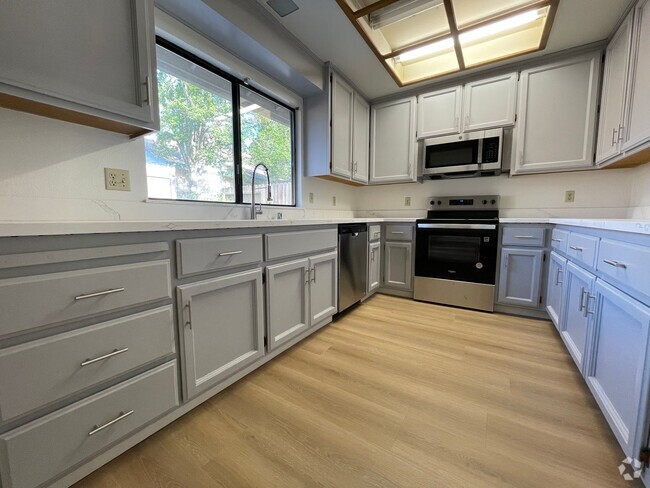 Building Photo - Fresh, Functional & Full of Upgrades Rental