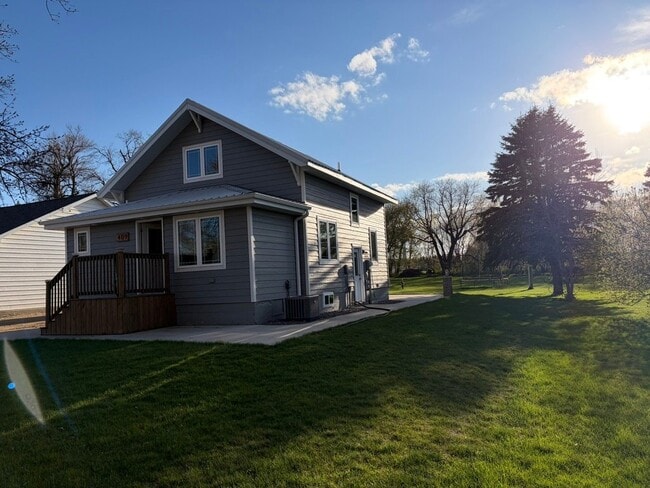 Photo - 409 9th Ave N