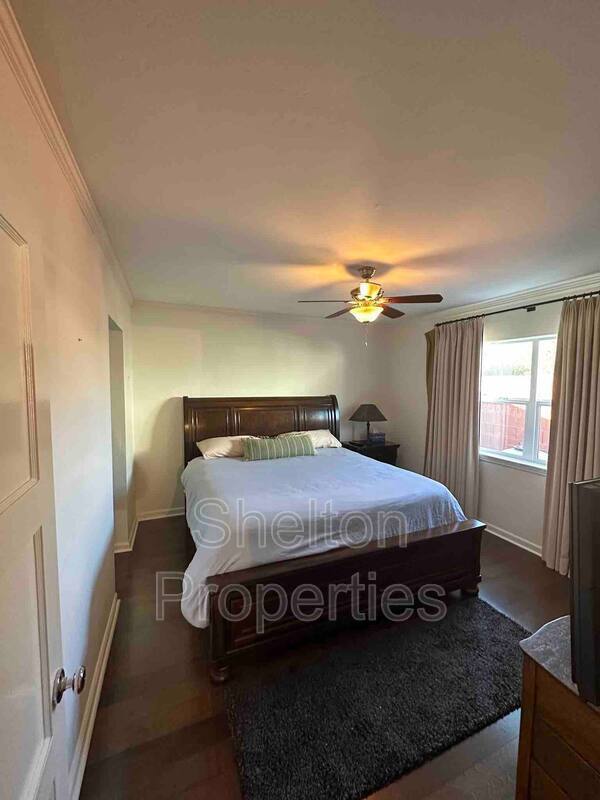 Photo - 2026 N Laurel Ave