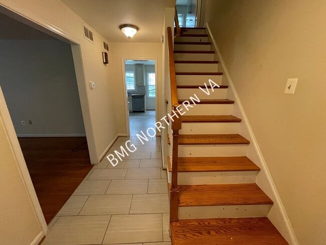 7905 Lewinsville Rd