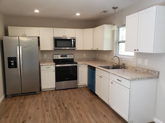 Photo - 800 Smith Grove Rd