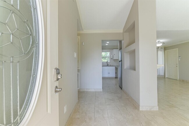 Photo - 2502 Drummer Dr