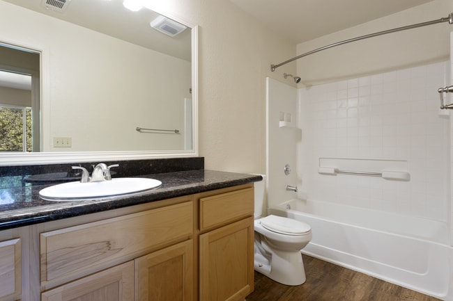 7A3A2419.jpg - Valley Oak Apartments
