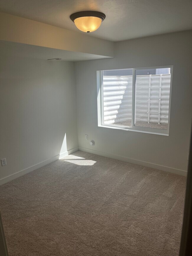 Photo - 732 W Blue Mountain Dr