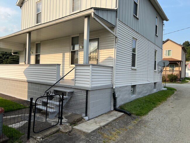 Photo - 2814 Rockwood St