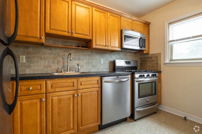 Kitchen - 3.5 Rm, 1 Bd, 1 Ba