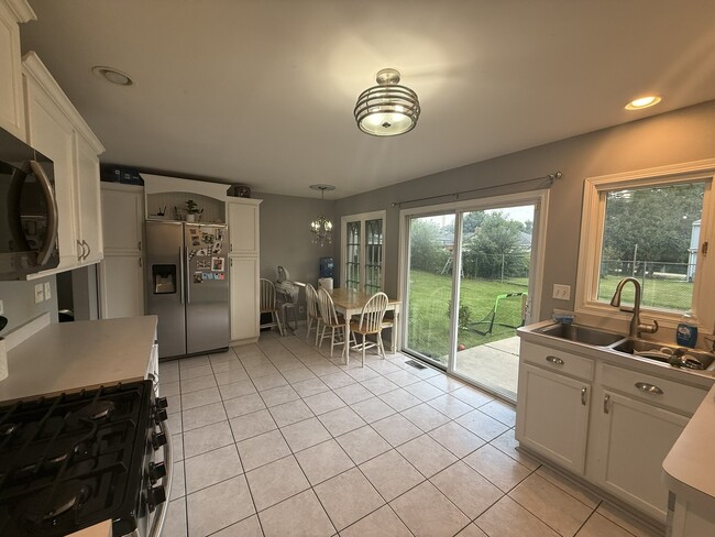 Photo - 122 Gall Ln