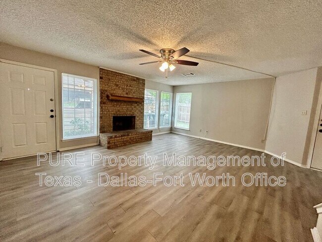 Photo - 2415 Oak Manor Unit #B