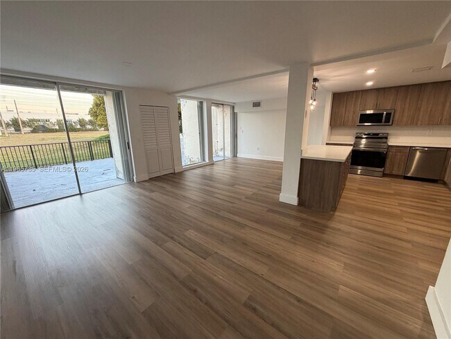 Photo - 9175 Fontainebleau Blvd